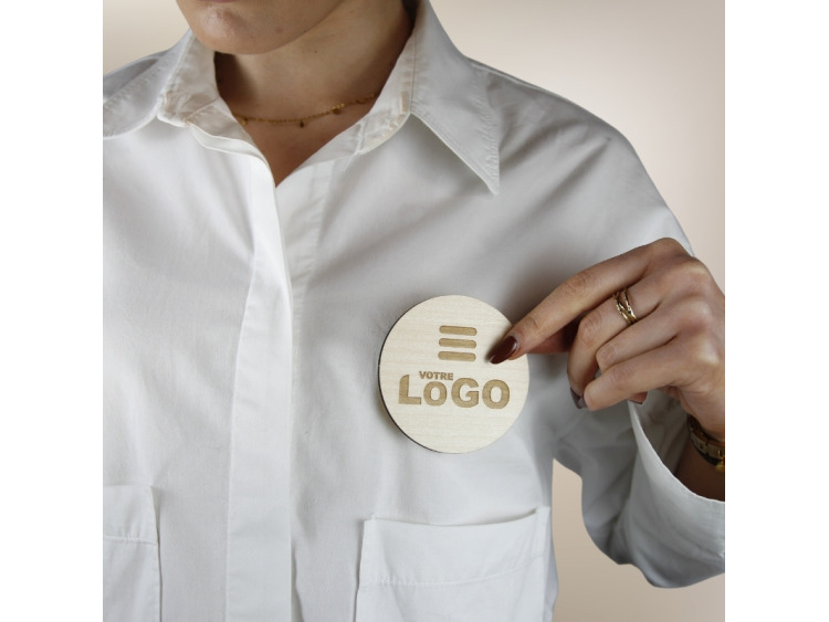 Badge bois aimanté