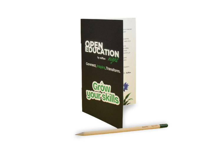 Crayon &agrave; graines dans carte prestige personnalisable